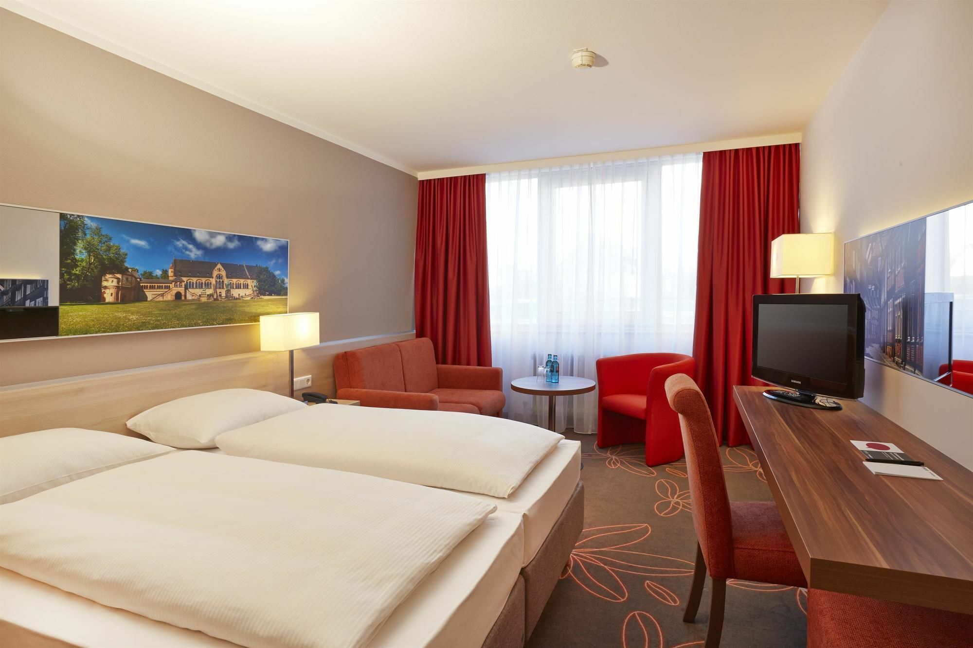 Plaza Inn กอสลาร์ ภายนอก รูปภาพ
