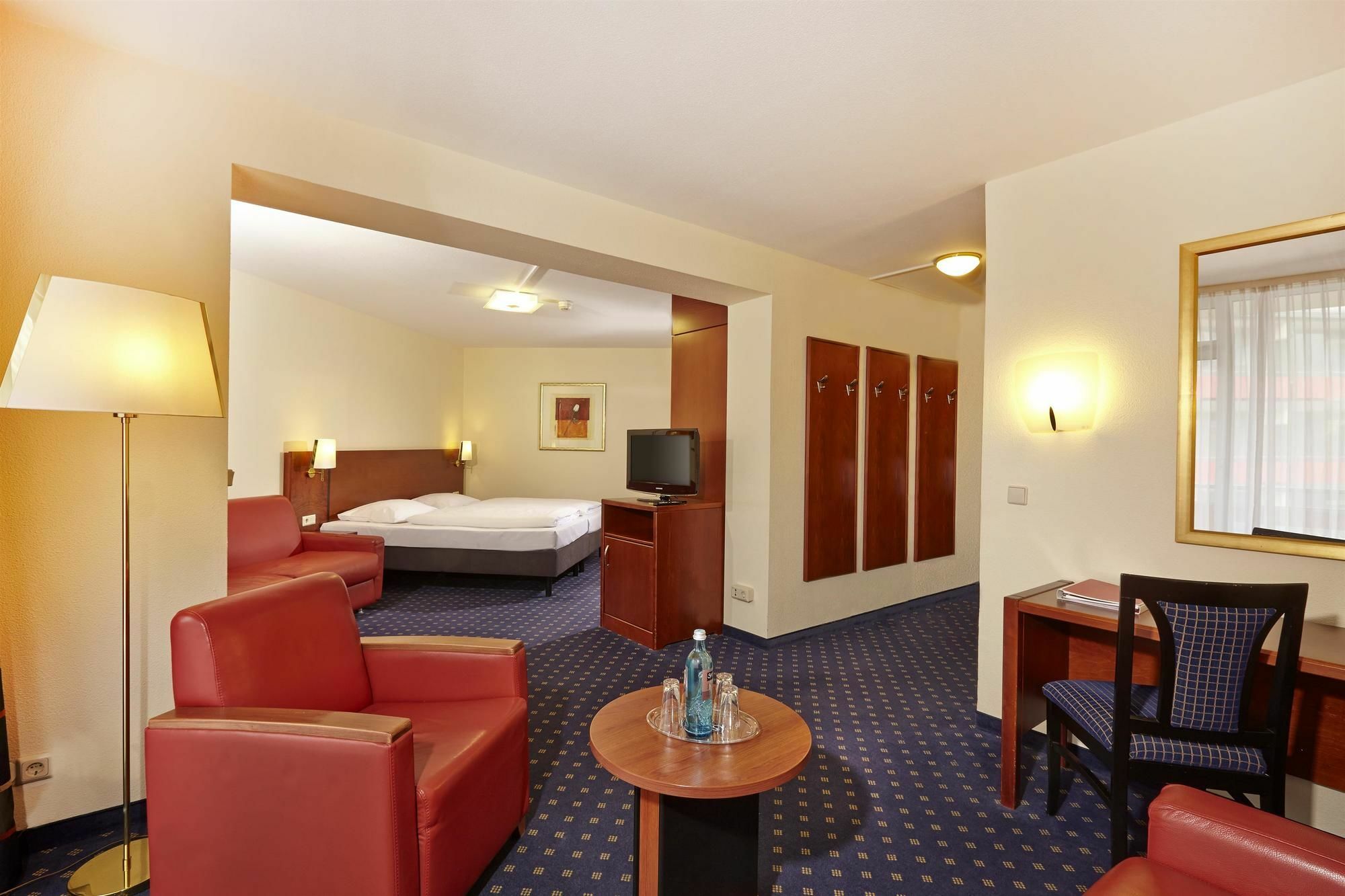 Plaza Inn กอสลาร์ ภายนอก รูปภาพ